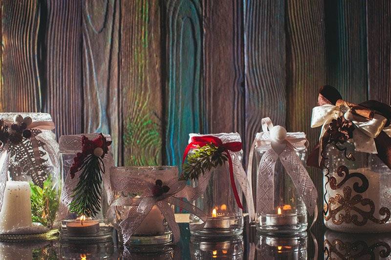 DIY christmas light decoration with mason jars