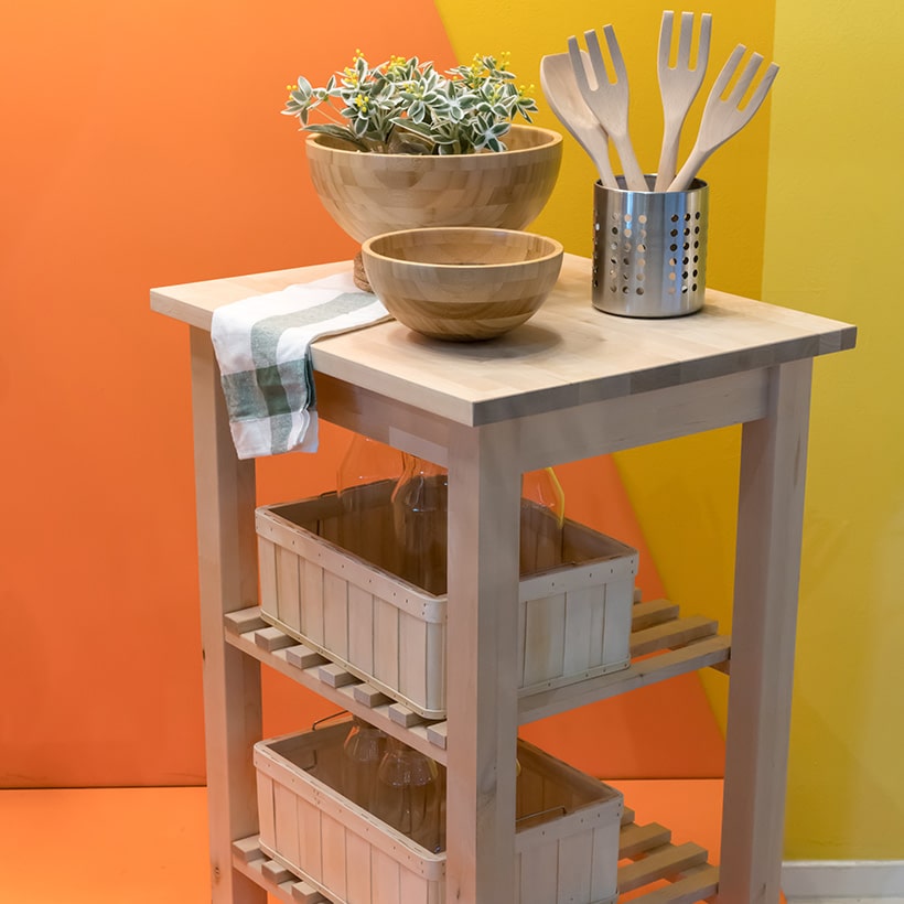 this small kitchen island has a movable cart makes it ideal to be stationed in the kitchen and to be transported.